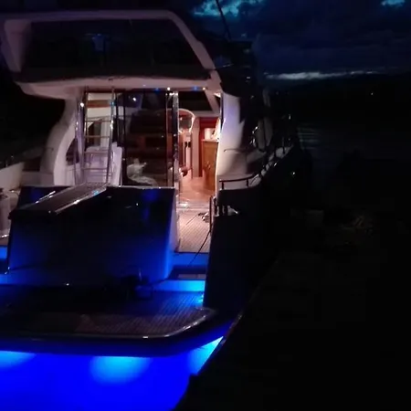 Lady Sun Yacht Botel Stintino