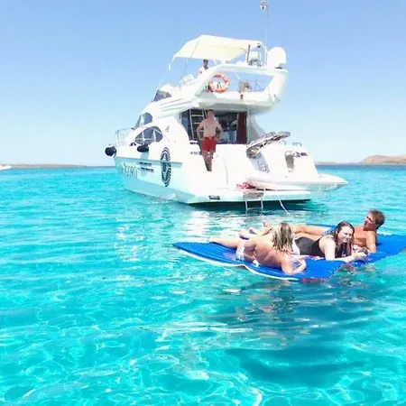 Botel Lady Sun Yacht Stintino
